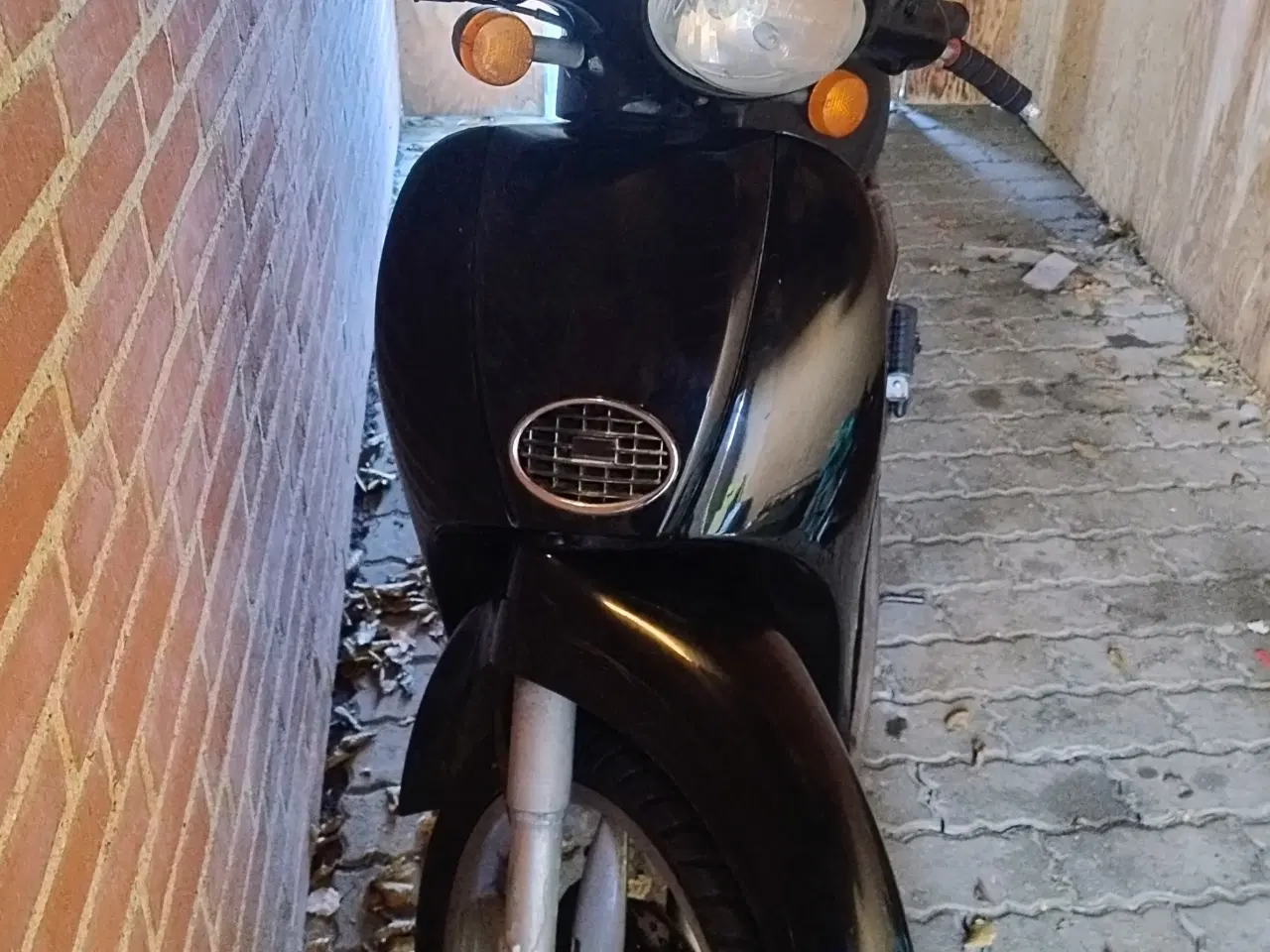 Billede 2 - Unik Aprilia Scarabeo 100 2T, synet,pl og lav km!