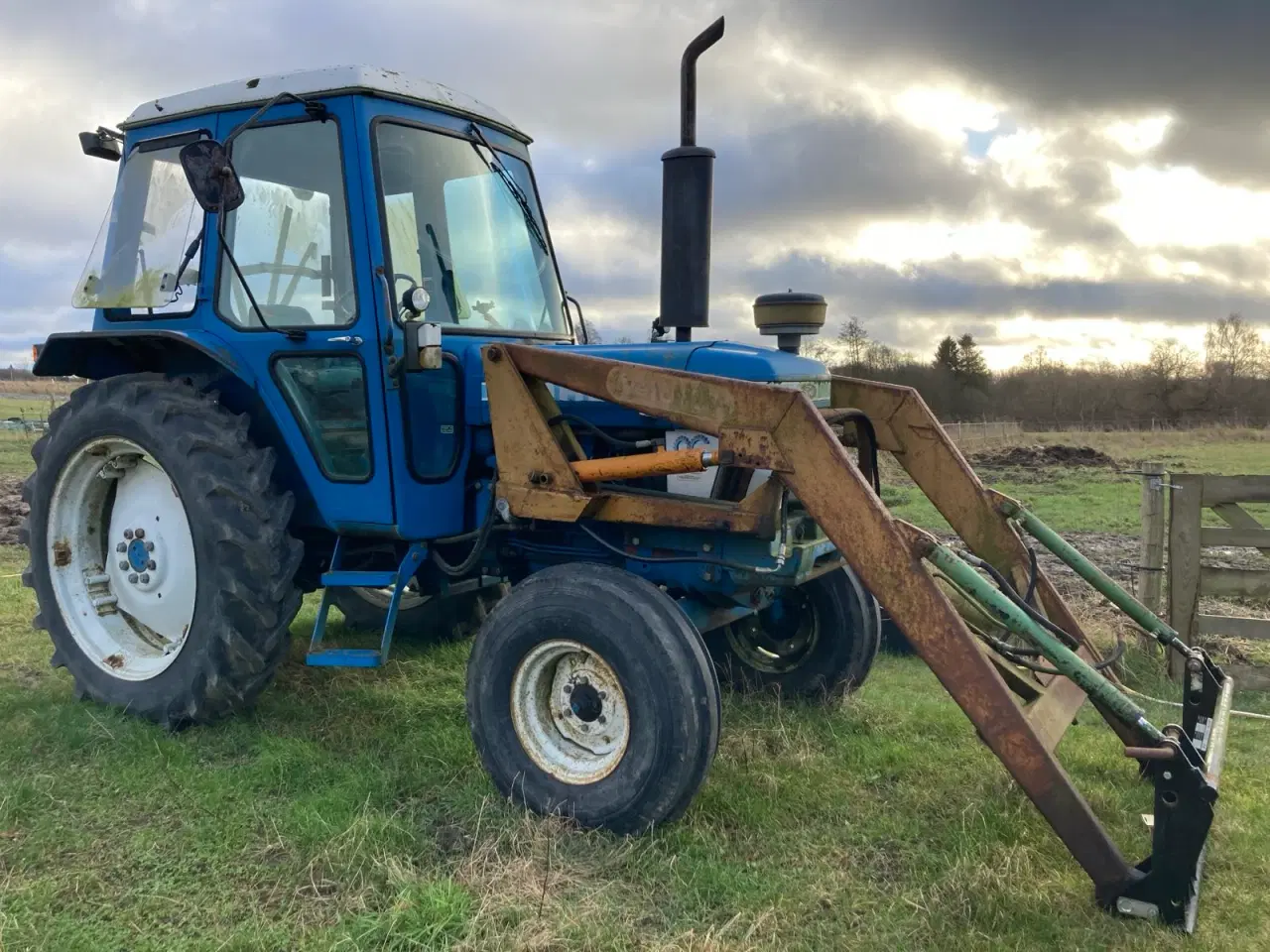 Billede 1 - Ford 6610 traktor med frontlæsser