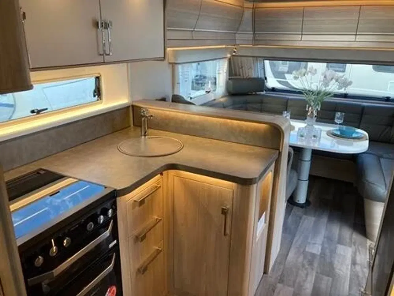 Billede 5 - Kabe ROYAL 600 D CXL - TILBUD - SPAR 61.204 Nu 522.222