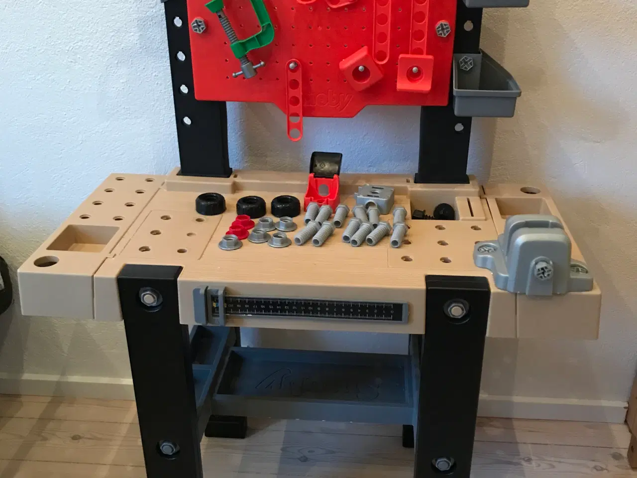 Billede 1 - Værkstedsbænk til den lille håndværker