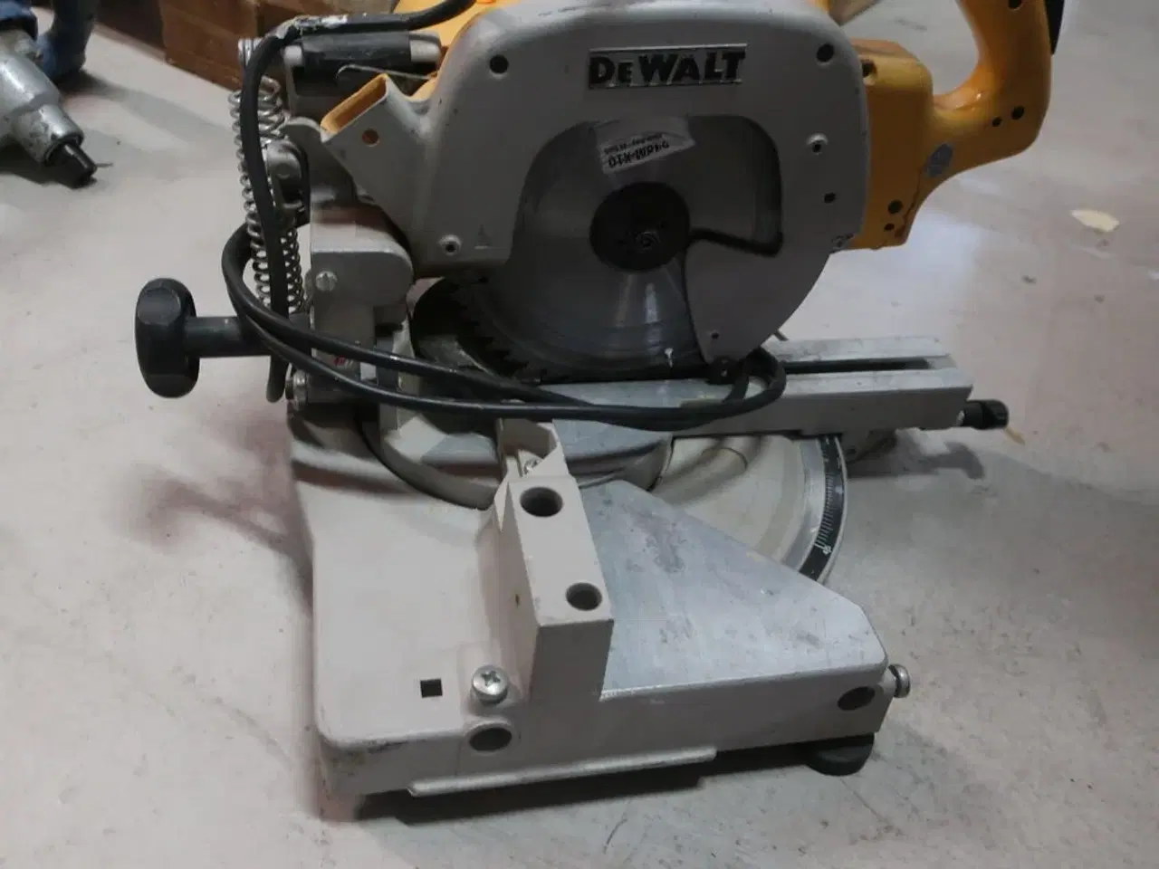 Billede 3 - Kap-/geringssav DEWALT