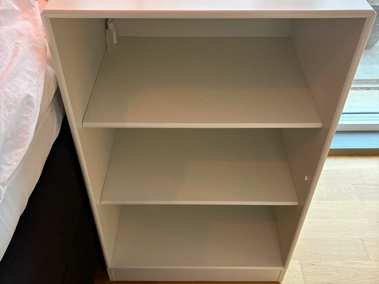 Billede 4 - Montana reoler, sokler og låge 