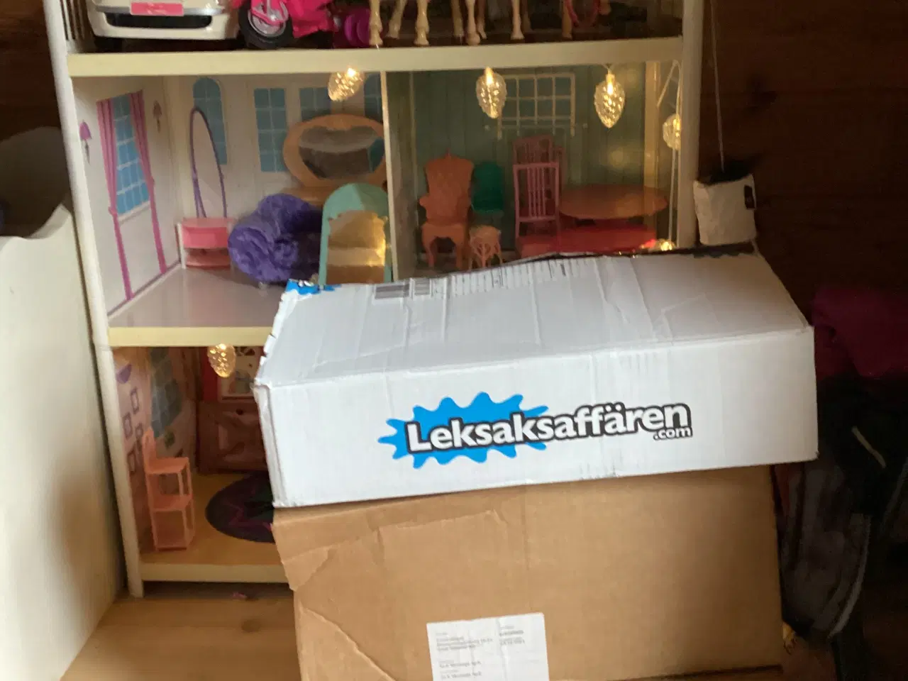 Billede 1 - Barbiedukker med hus