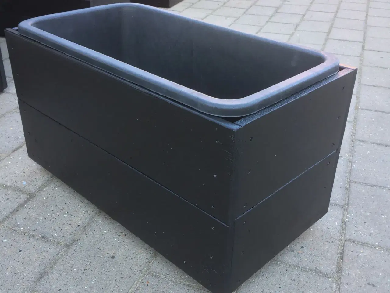Billede 1 - Blomsterkasse på hjul