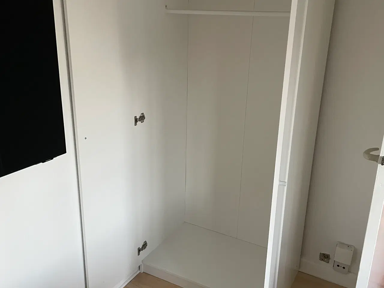 Billede 4 - Ikea skab sælges 