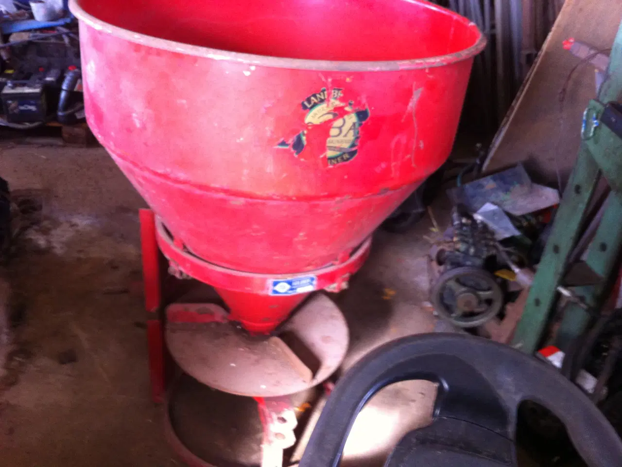 Billede 4 -  Sælges: Velholdt Gødningsspreder Fabrikat Holbæk