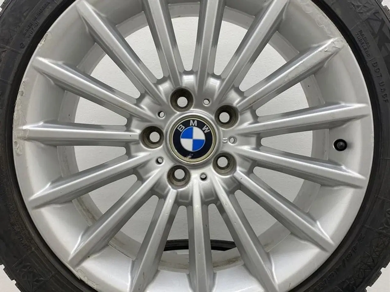 Billede 3 - 18" Org. BMW Alufælge med dæk "Radialspoke 237" A64093 BMW X1 (E84) F07 GT F10 F11 F12 F13 F06 GC F10 LCI F11 LCI F07 GT LCI X4 (F26) F06 GC LCI F12