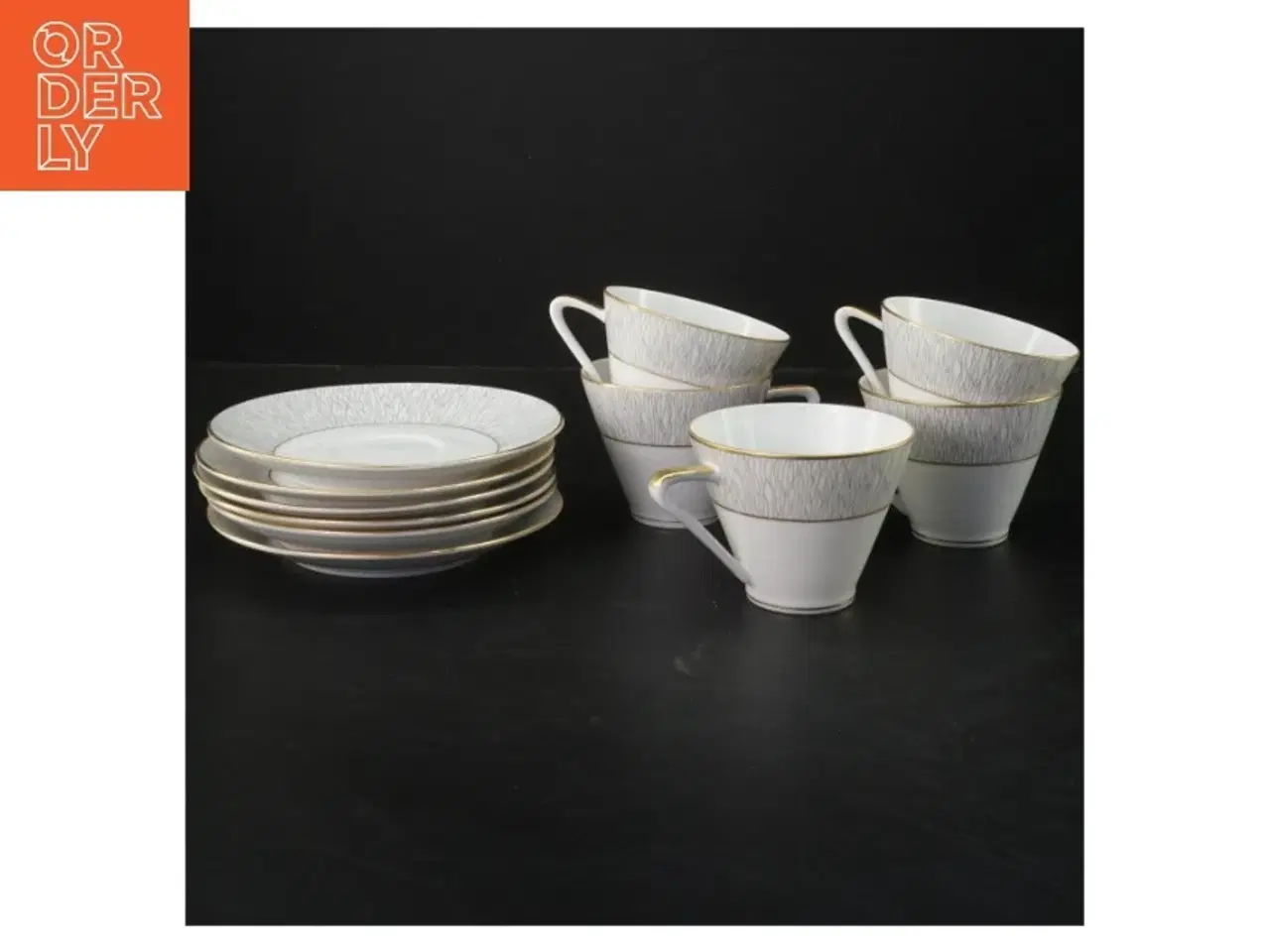 Billede 1 - Koh-I-Noor kaffekopper med undertallerkner fra Knigl pr. Tettau(str. 5 kopper. ø. 8 cm. længde. 6,5 cm. 6 undertallerkner. ø. 14