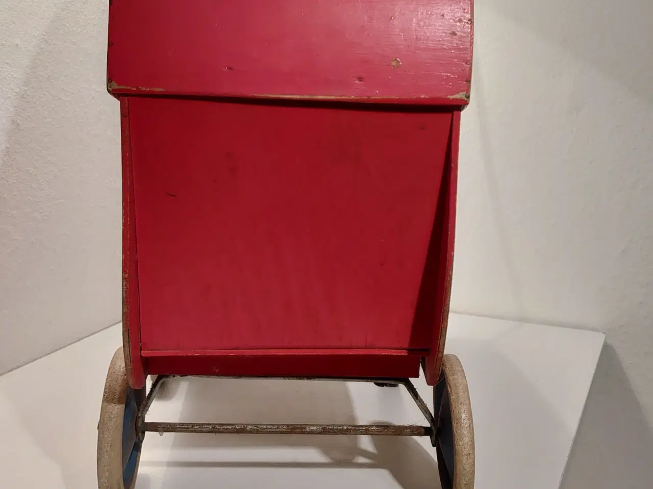 Billede 3 - Fin gammel dukkevogn. Ca 1950