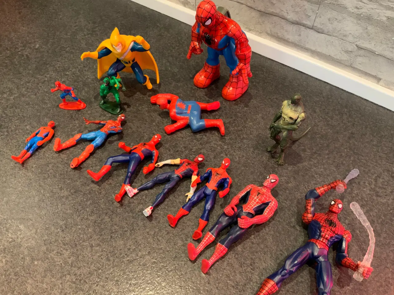 Billede 2 - Spiderman legetøj