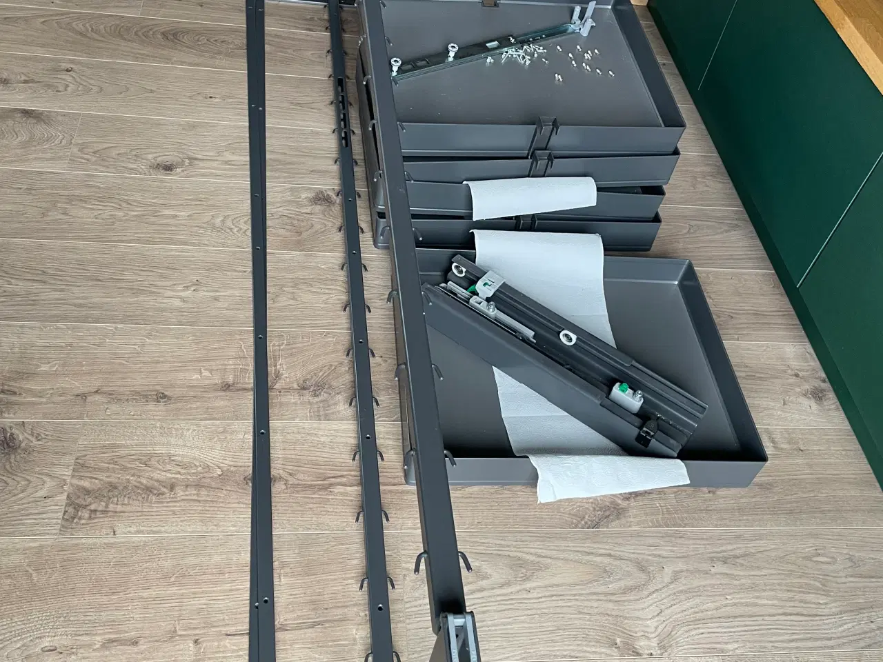 Billede 3 - Udtræk til højskab