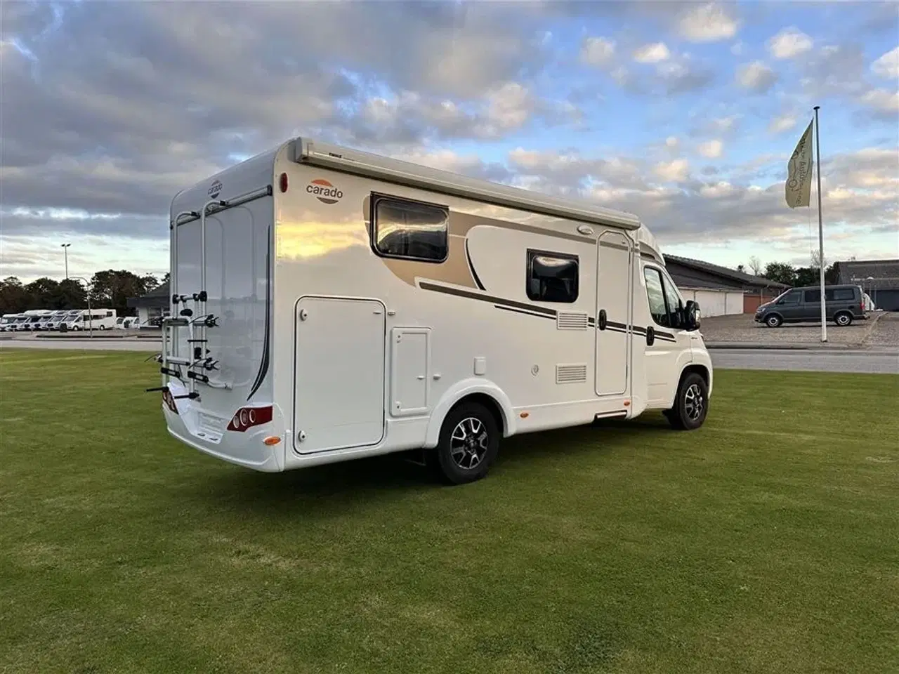 Billede 19 - 2021 - Carado V337   Velholdt Autocamper