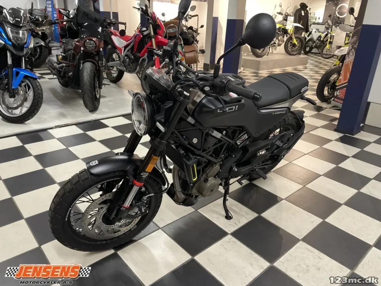 Billede 3 - Husqvarna Svartpilen 401