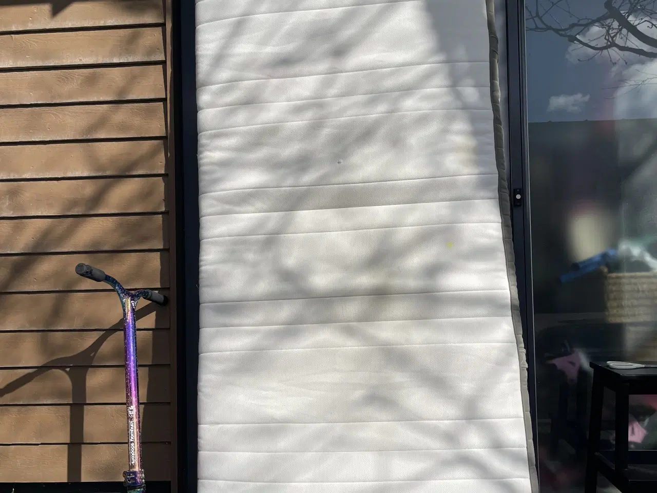 Billede 2 - Madrasser og seng 