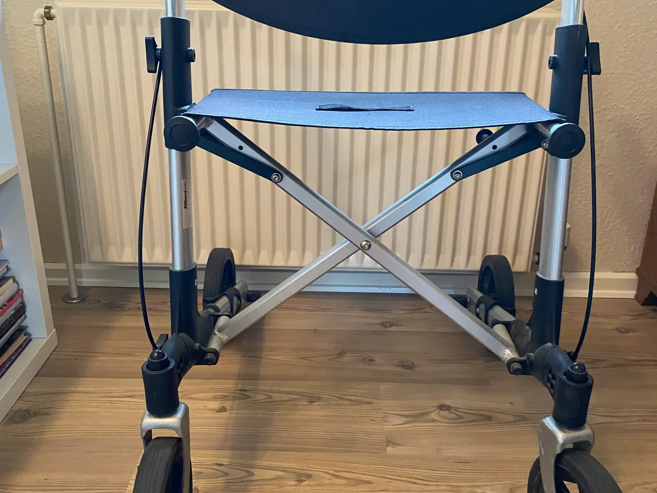 Billede 2 - Letvægts sammenklappelig rollator