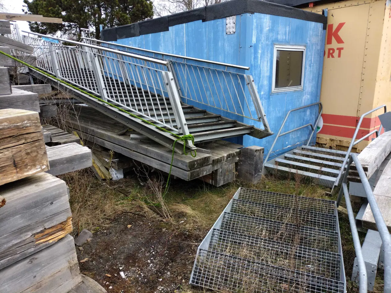 Billede 1 - Trappe med repos, evt. brandtrappe.