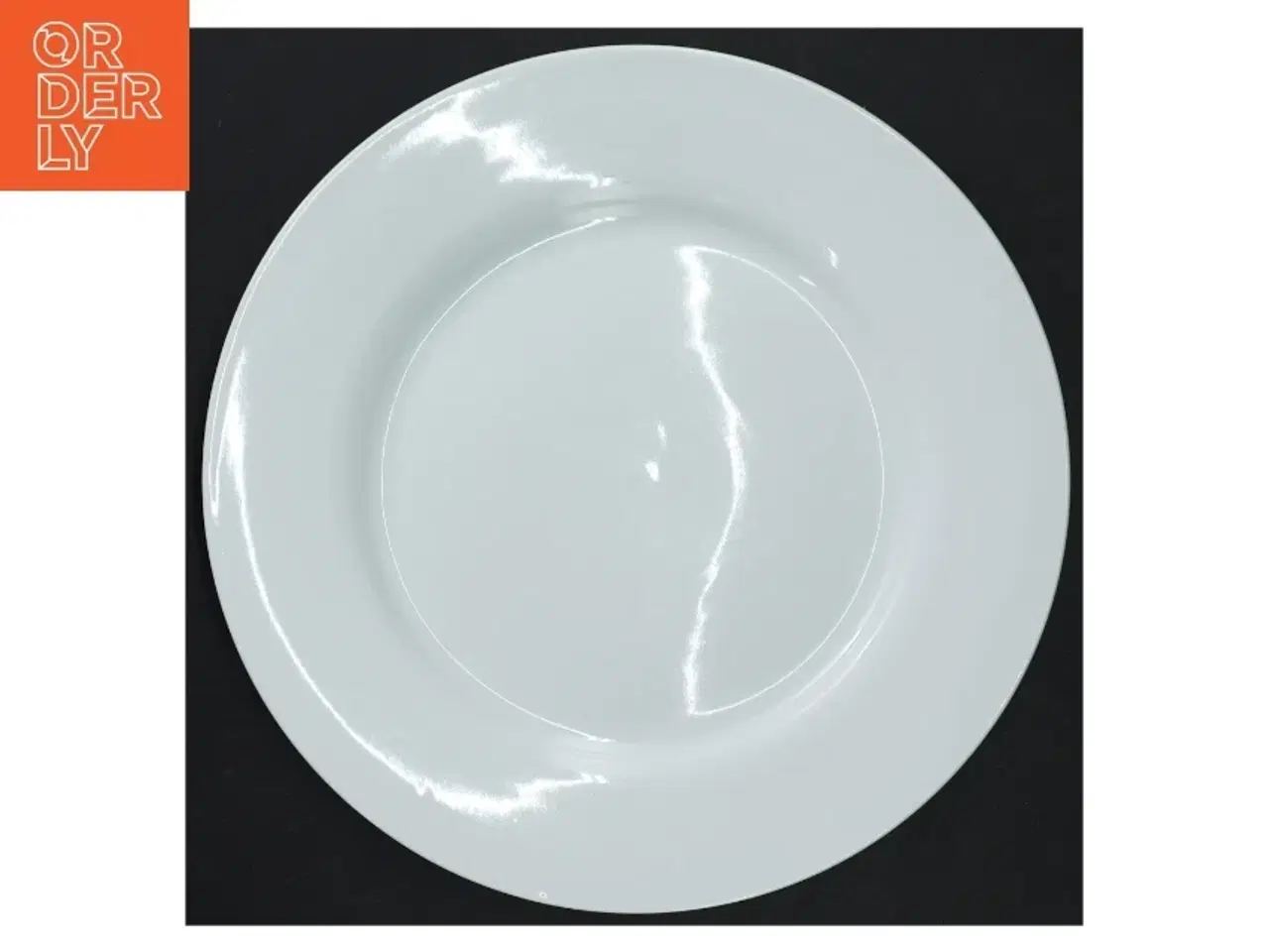 Billede 5 - Hvide porcelænsmiddagstallerkner, 4 stk (str. 23 x 3 cm)