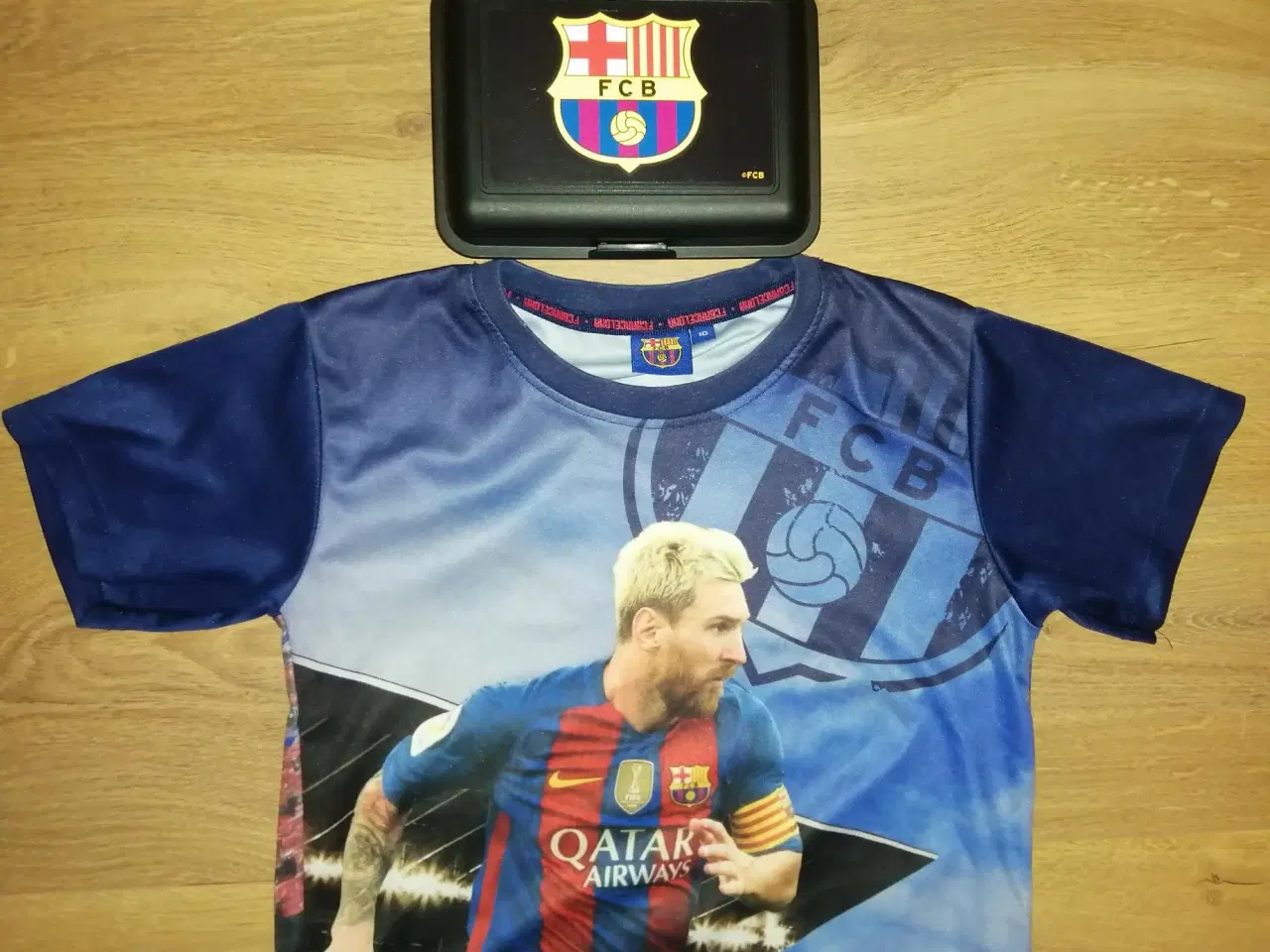Billede 2 - FC BARCELONA MESSI TSHIRT STR 10 OG NY MADKASSE