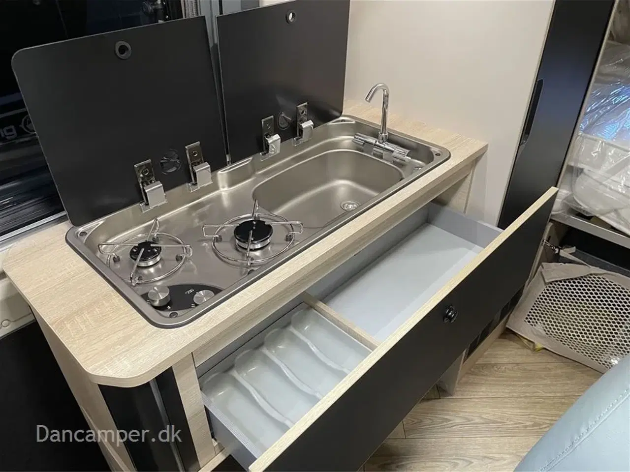 Billede 17 - 2024 - Chausson V594 Max   Flot nyt design - 5 sovepladser - van med to dobbeltsenge på tværs i køjesystem. 2,2, L motor , 140 HK, articpakke, solcelle og markise m.m.