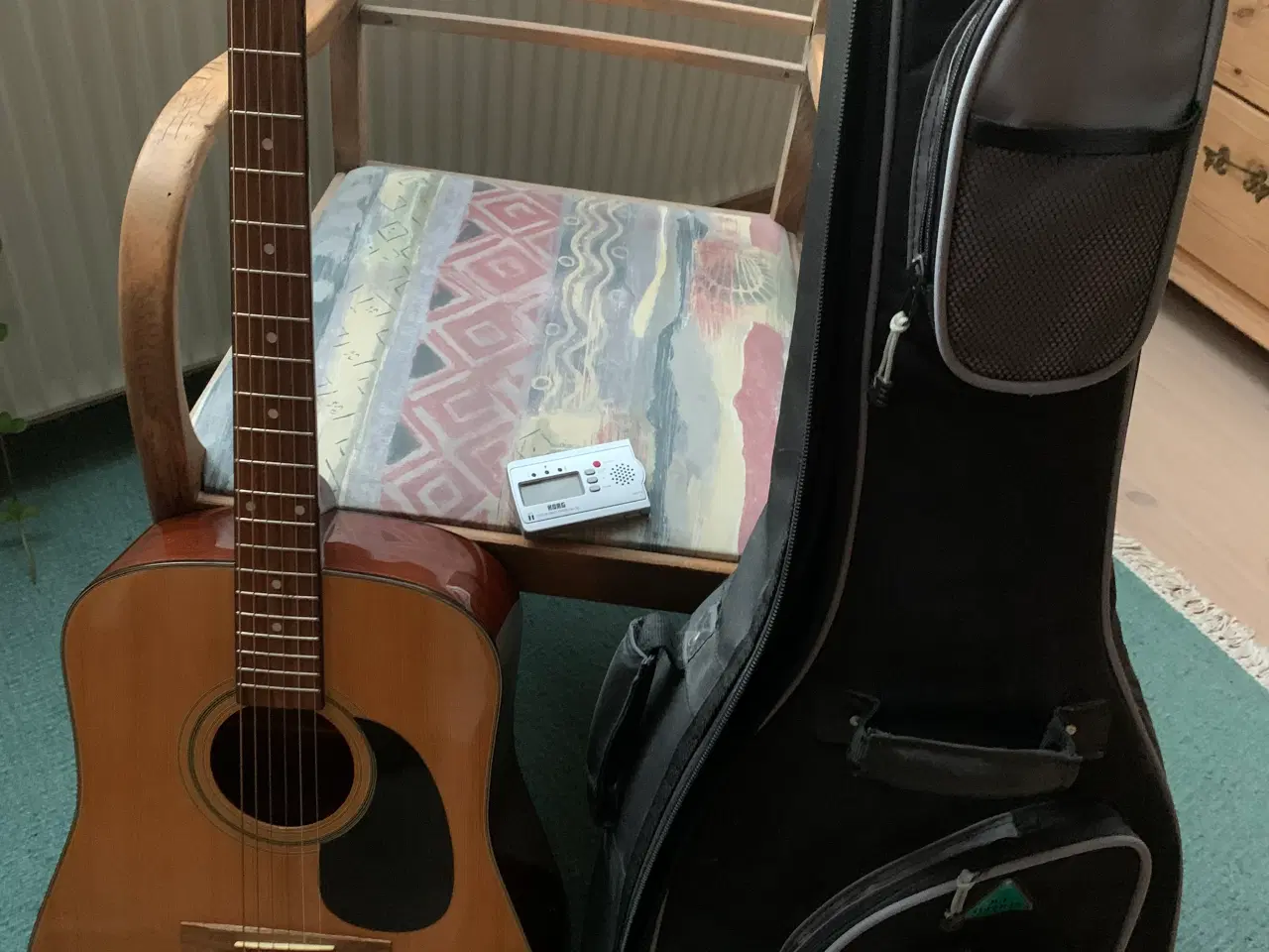 Billede 1 - Guitar, akustisk med taske og tuner