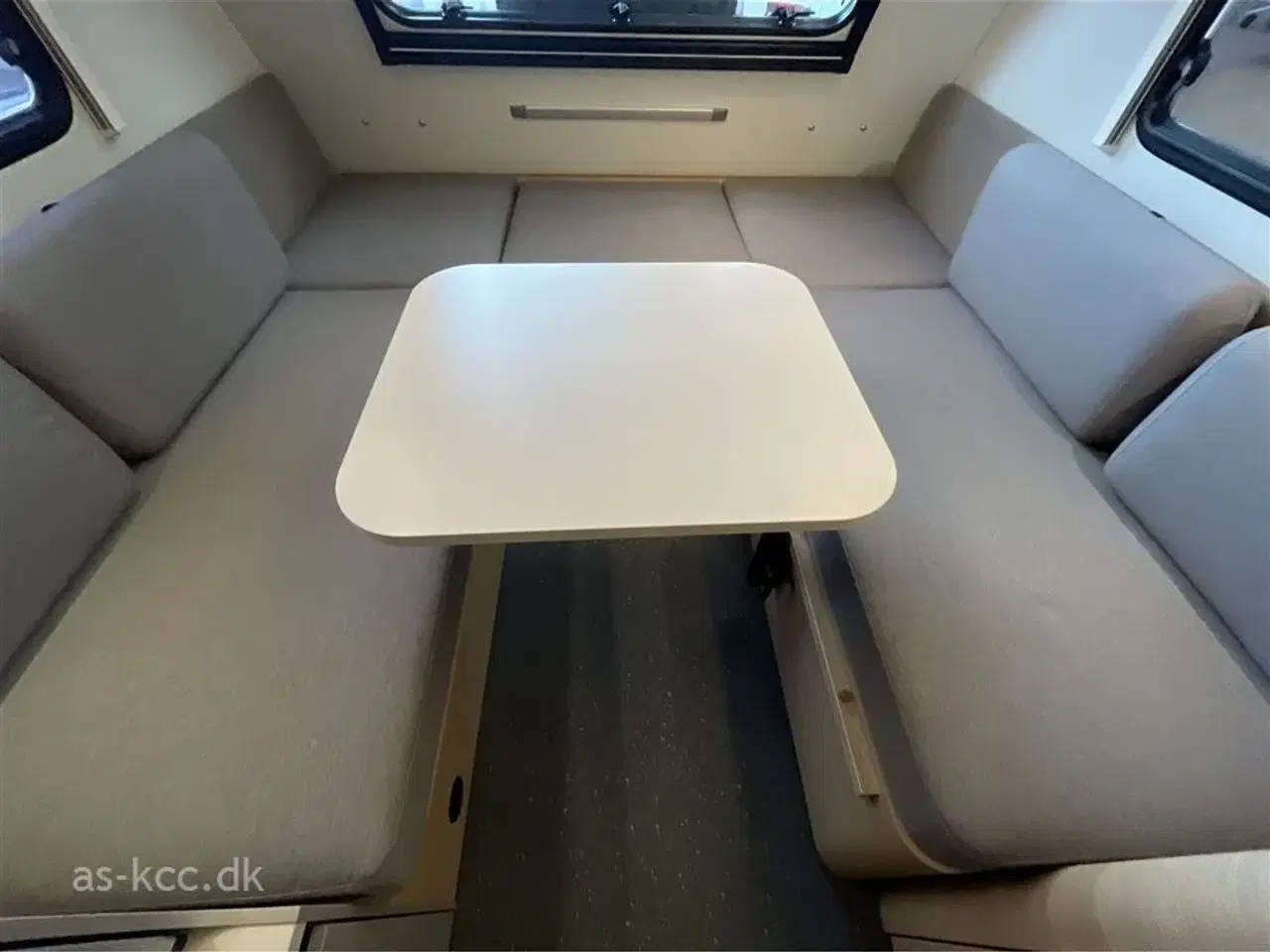 Billede 14 - 2026 - Adria Action 391 LH   Adria Action 391 LH Classic årg. 2026  Generation 2 ny ude og inde. Denne vogn er med soundbar.