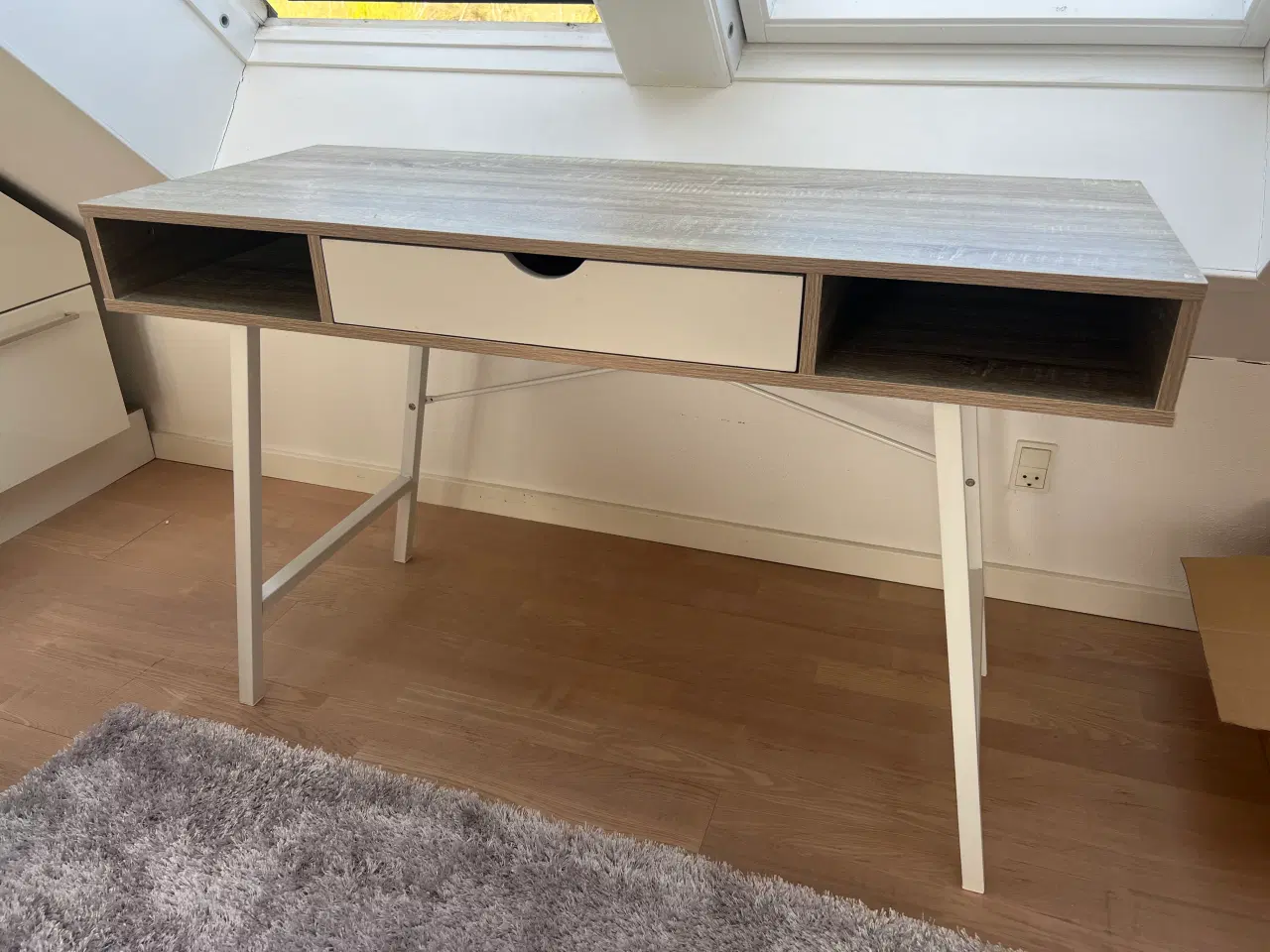 Billede 1 - Skrivebord/makeup bord