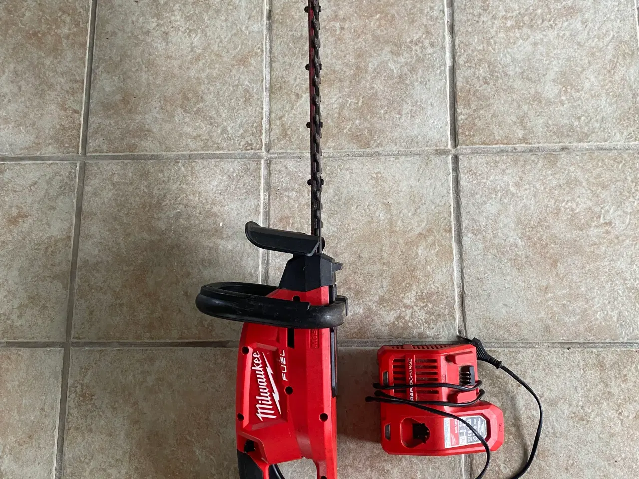 Billede 1 - Milwaukee hækklipper inkl batteri og lader 