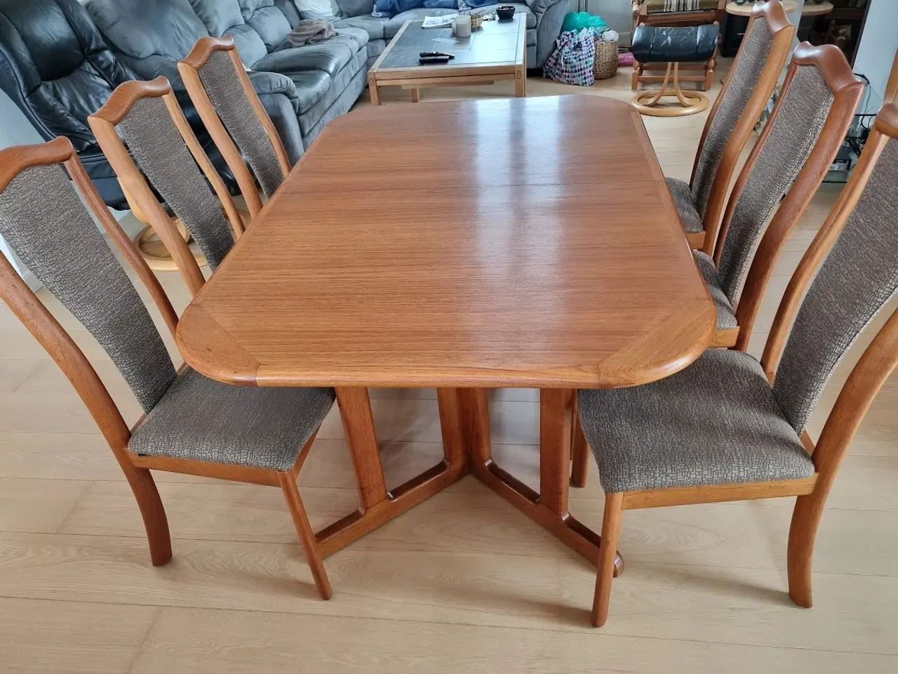 Billede 1 - Spisebord med stole i teak Skovby