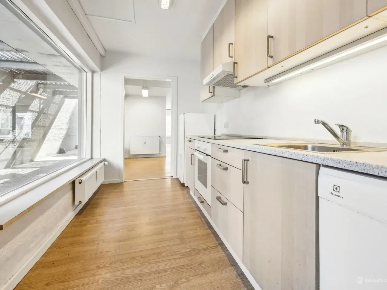 Billede 8 - Centralt beliggende erhvervs lokaler. til mange formål. Tilpasses efter ønske