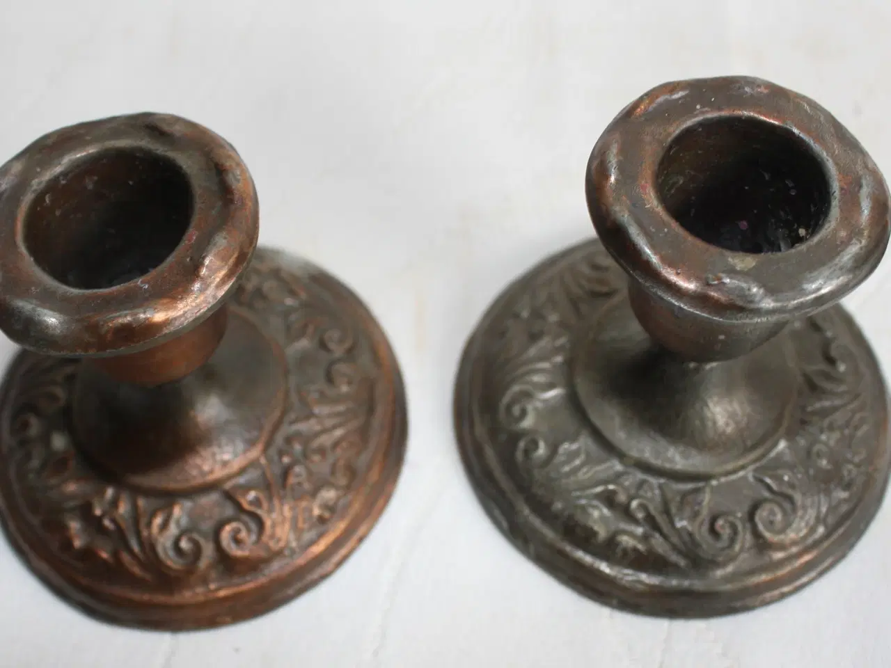 Billede 3 - 2 lysestager af bronze
