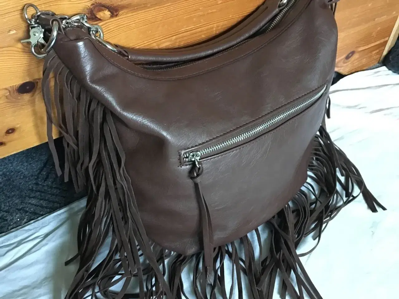 Billede 1 - Smart brun taske til salg
