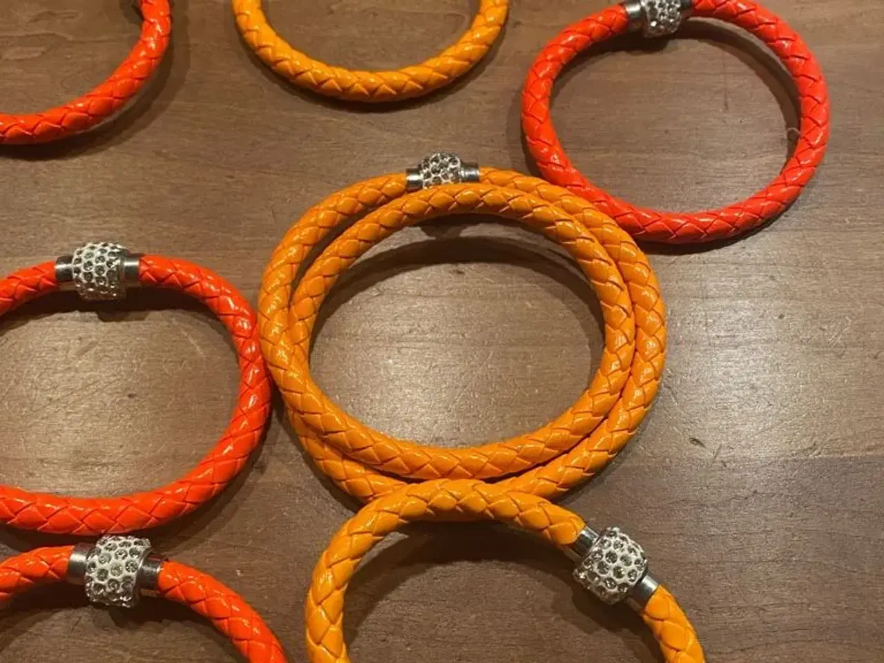 Billede 5 - Flotte orange armbånd