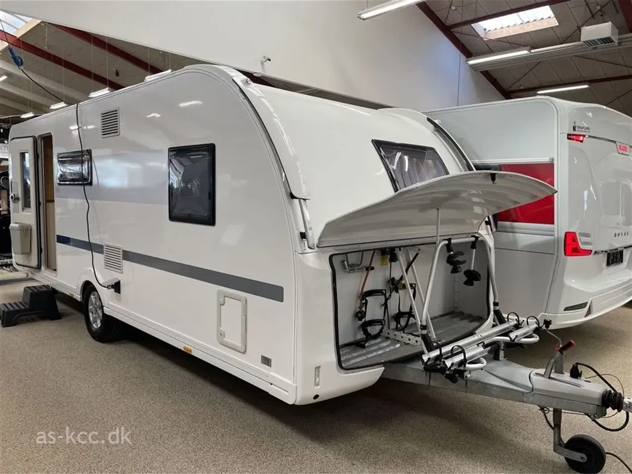 Billede 1 - 2021 - Adria Adora 613 PK Teen   Adria Adora 613 PK Teen årg. 2021, 7 sovepladser 10 siddepladser  Mover, Isabella Commodore Dawn 3 m fortelt med tæppe, DuoControl, Cykelstativ