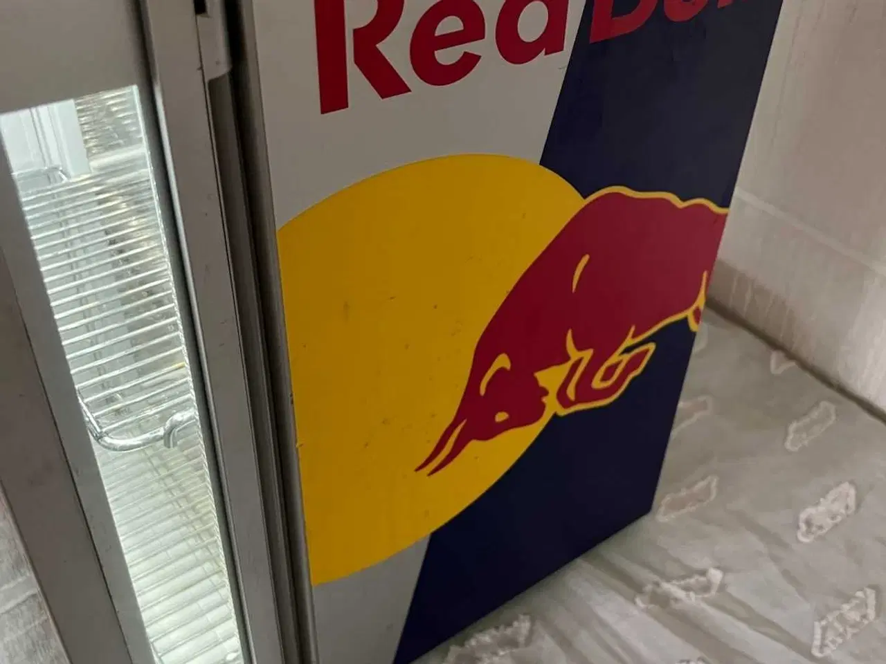 Billede 3 - Redbull køleskab 