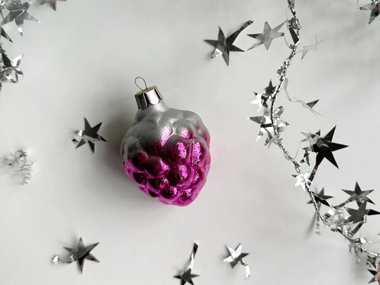Billede 1 - Vintage julekugle, pink druer m sølvtop