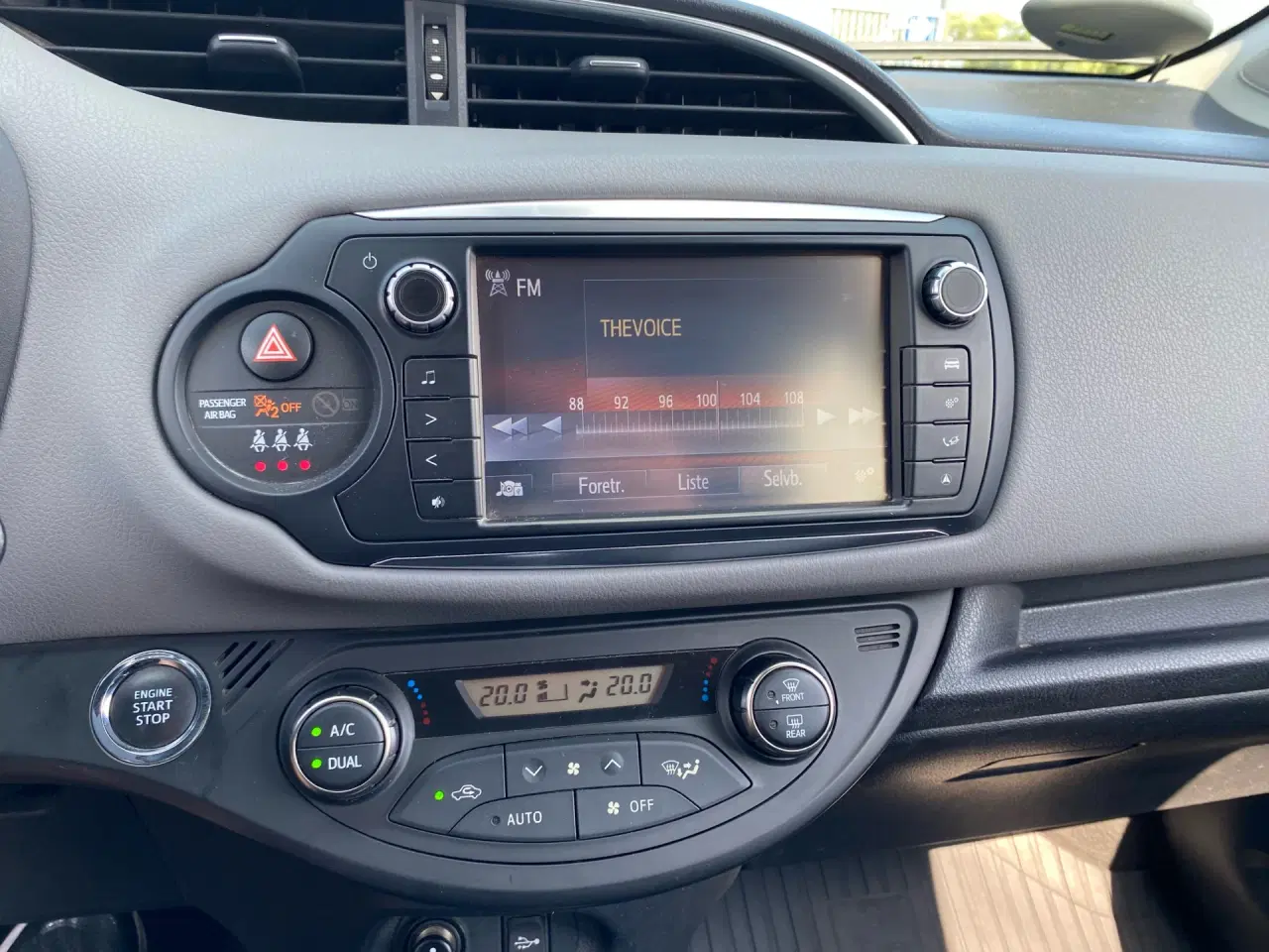 Billede 11 - Toyota Yaris 1,3 VVT-I T2 Komfortpakke Sportspakke 100HK 5d 6g