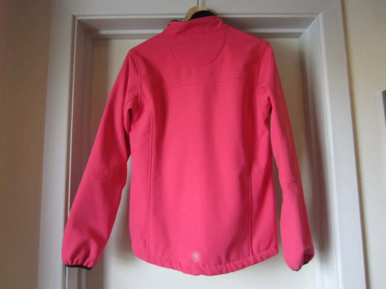 Billede 4 - Soft jakke fra Klimanock i str. 16 / str. S