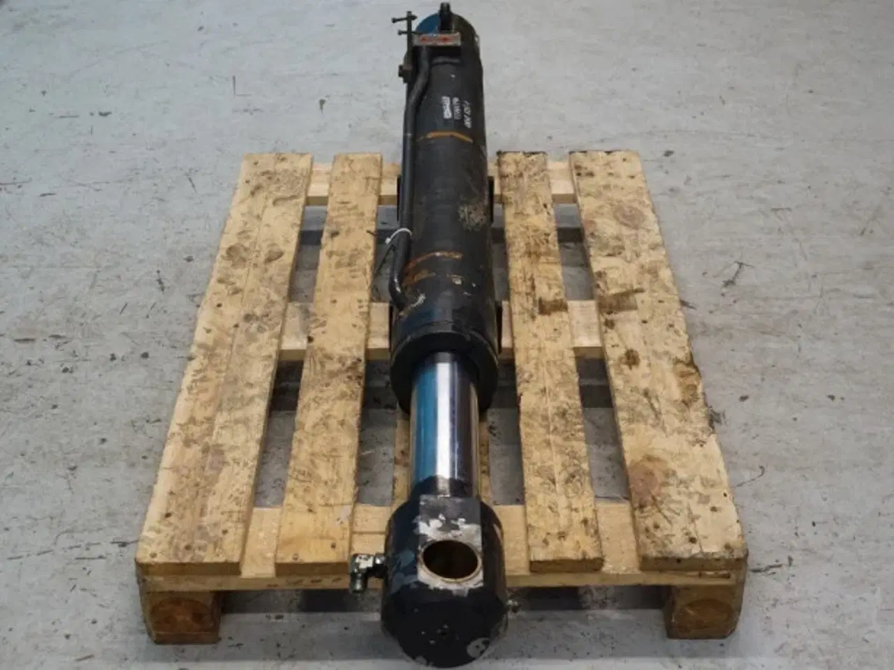 Billede 6 - Case 525 Farmlift Cylinder 47746790