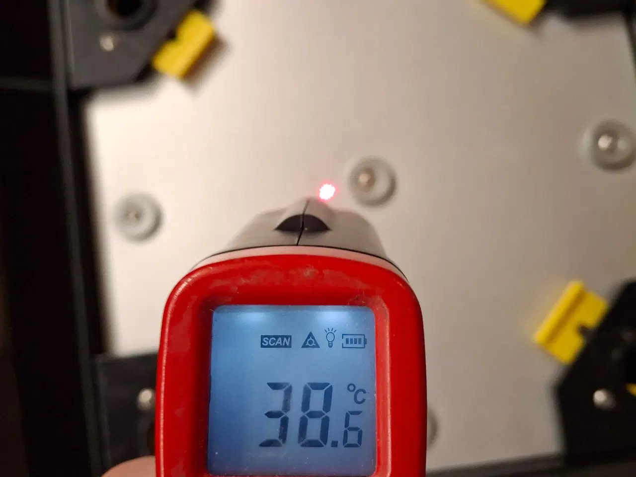 Billede 5 - Varmeplade til små dyr og justerbart i højden.