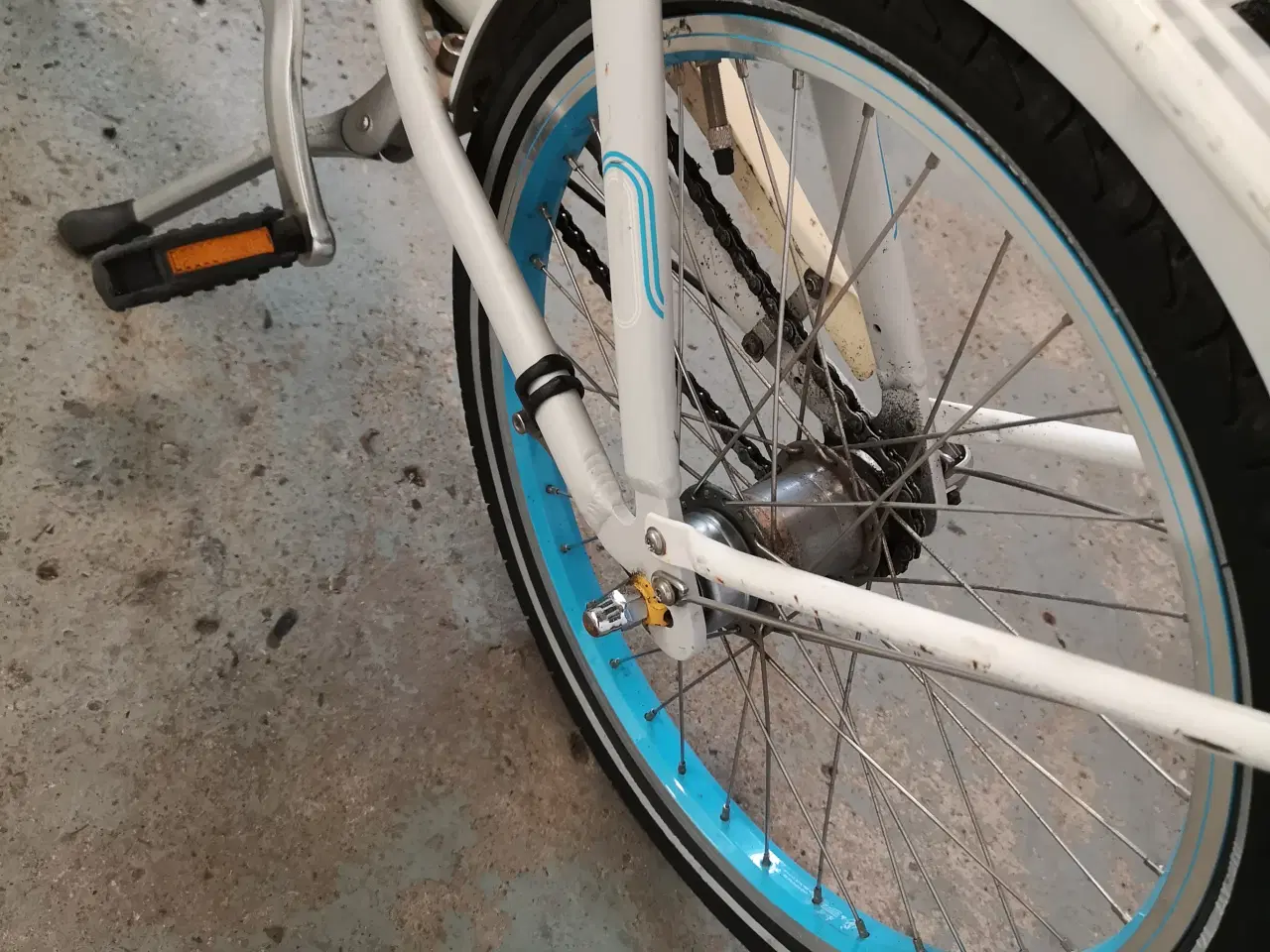 Billede 4 - KILDEMOES 20"  33cm 3 gear ,for- og baglygter, bat