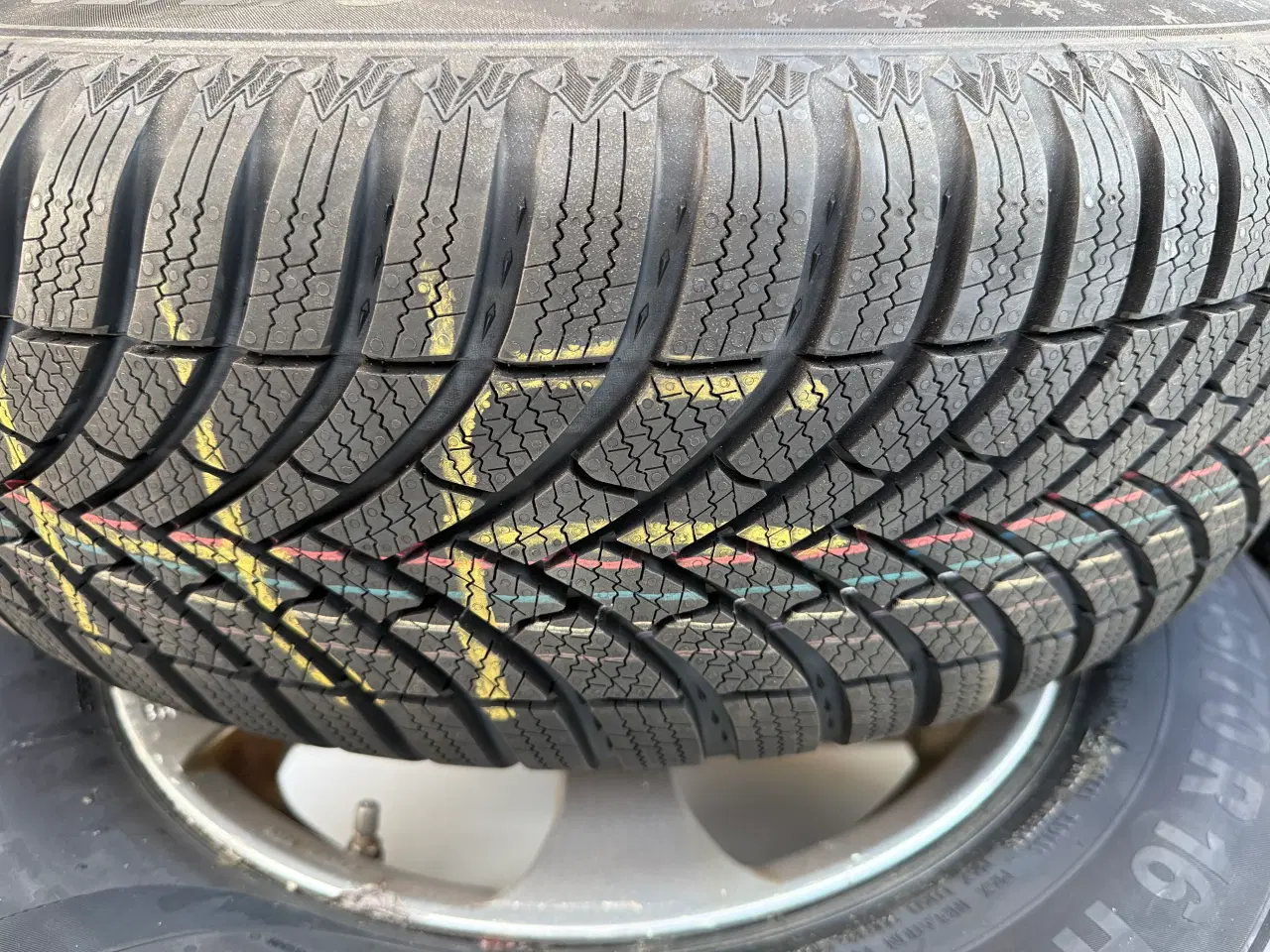 Billede 5 - Vinterdæk på 16” alufælge