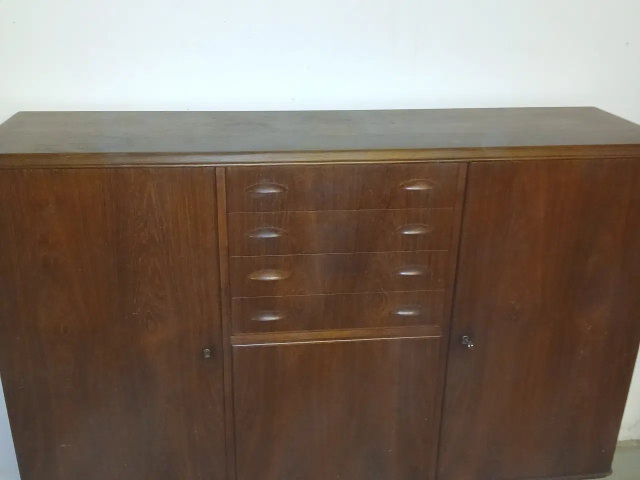 Billede 1 - Teaktræ skænk