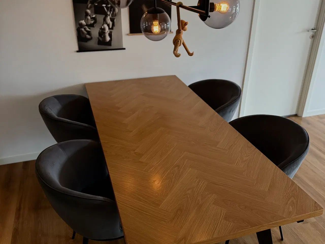 Billede 2 - Spisebord i sildeben