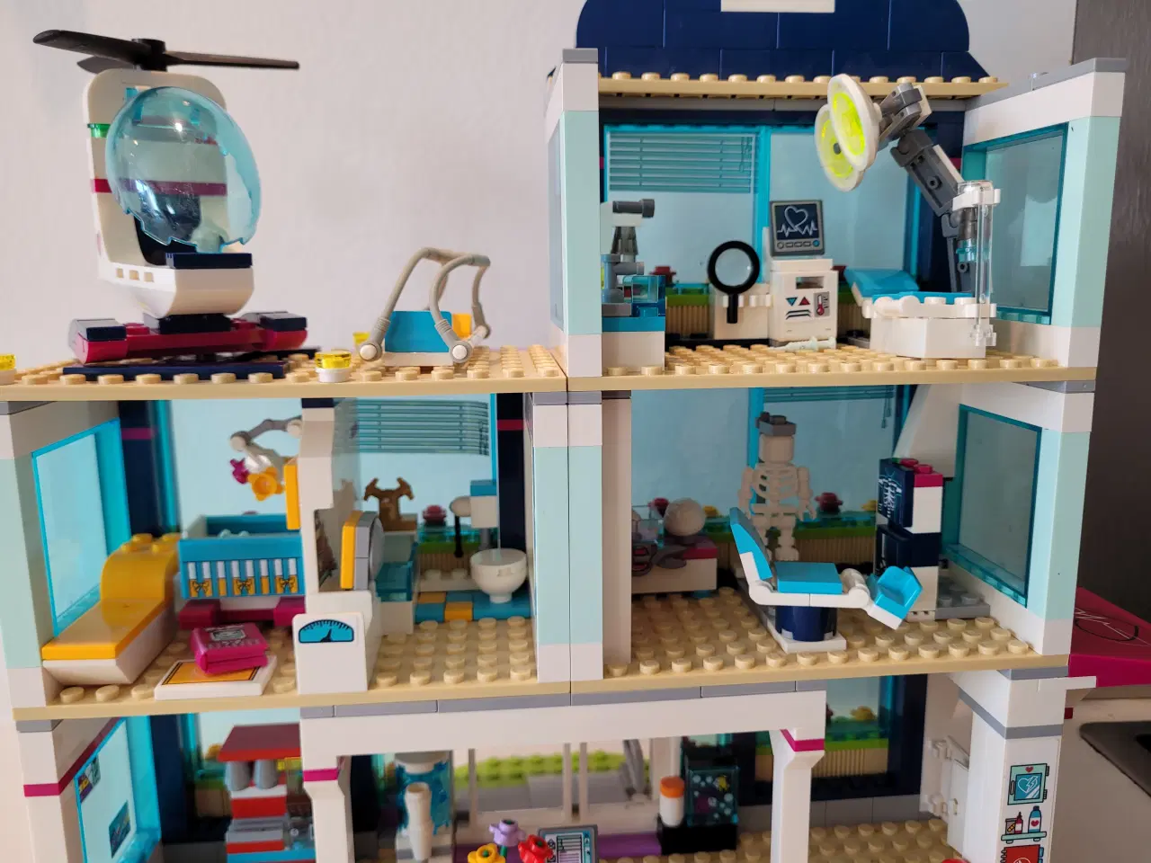 Billede 3 - Lego Friends, 41318 - Heartlake hospital