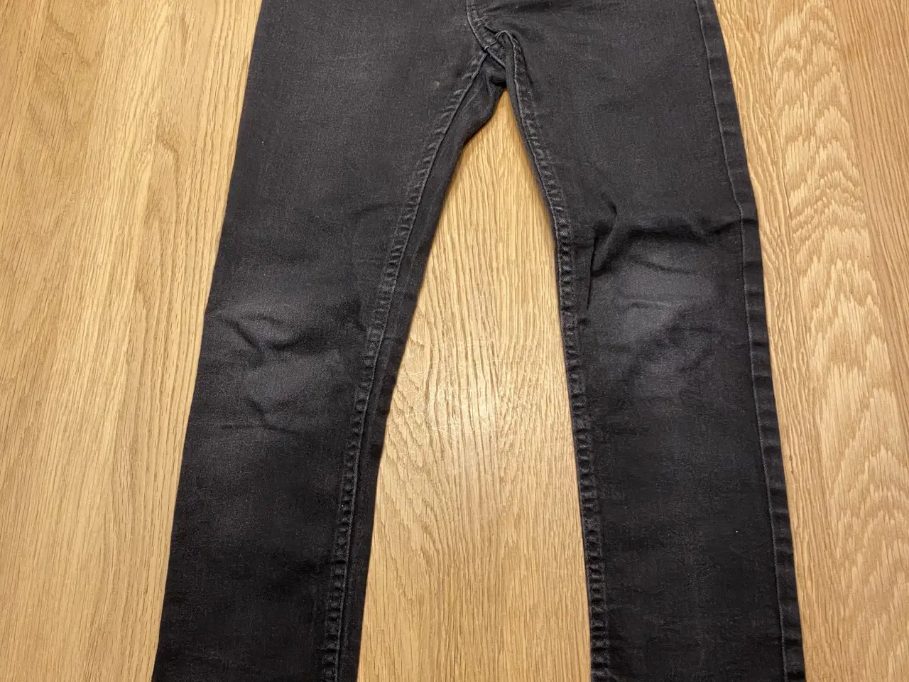 Billede 11 - Cowboybukser med brede ben 128