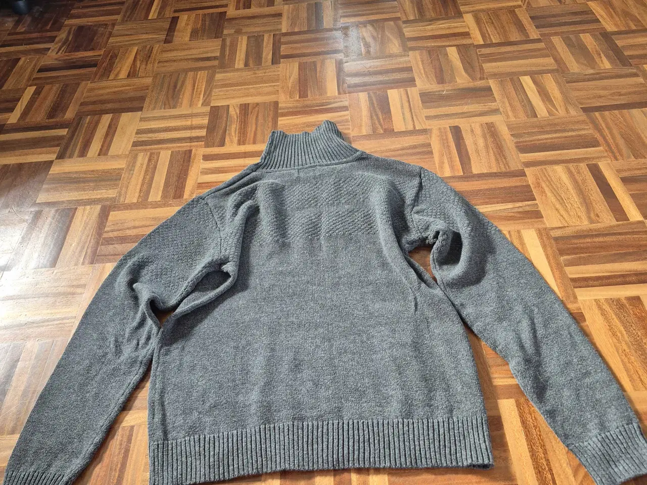 Billede 2 - Rullekrave bluse str l