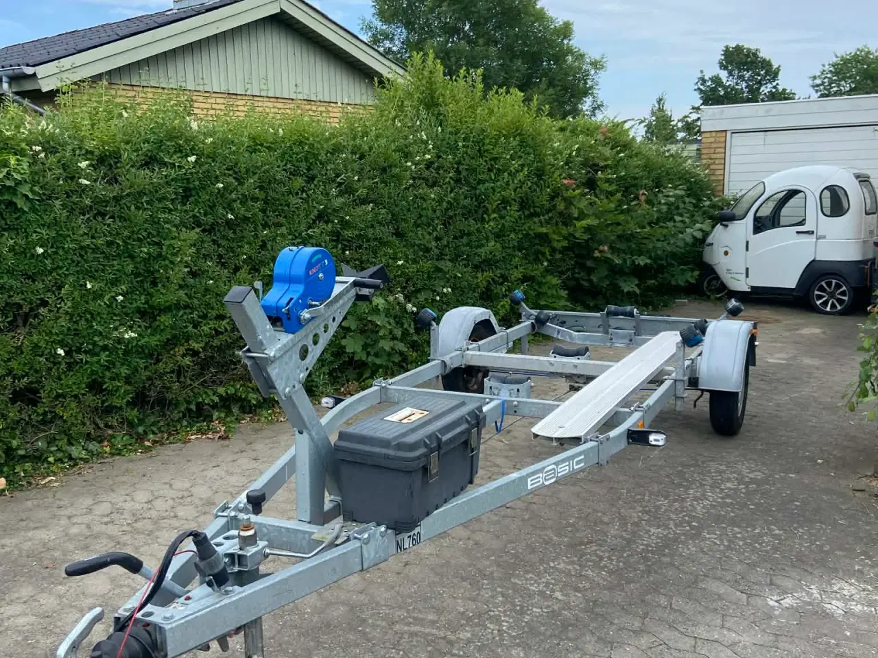 Billede 2 - Velholdt mindre båd m. trailer til salg – klar til