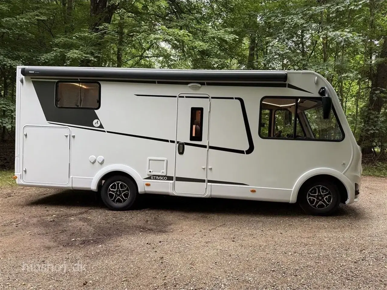 Billede 28 - 2026 - Etrusco I 6900 SB Aut.   Etrusco by Hymer er Italiensk Elegance og Komfort fra Hinshøj Caravan