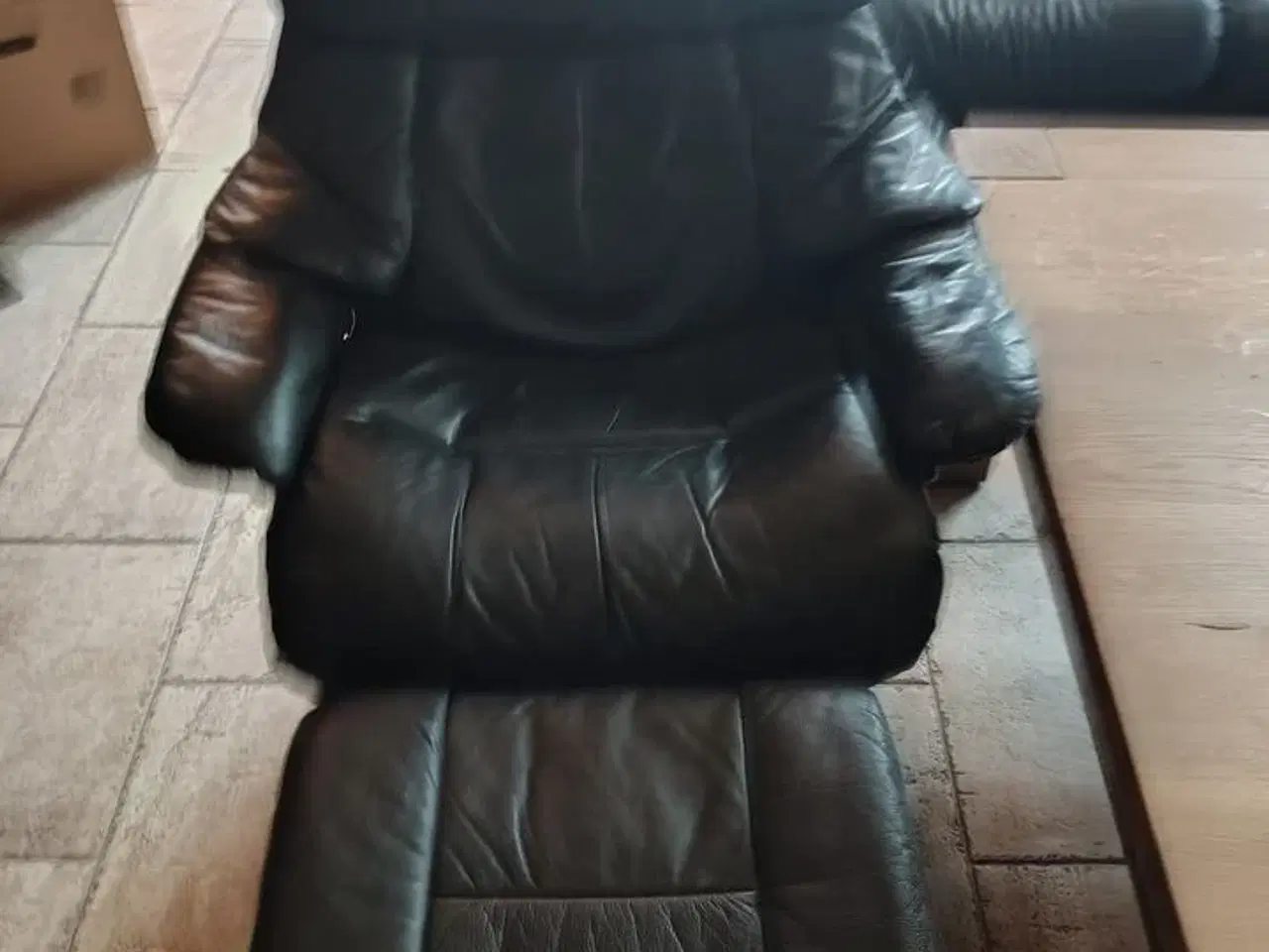 Billede 1 - Lænestol med fodskammel  STRESSLESS