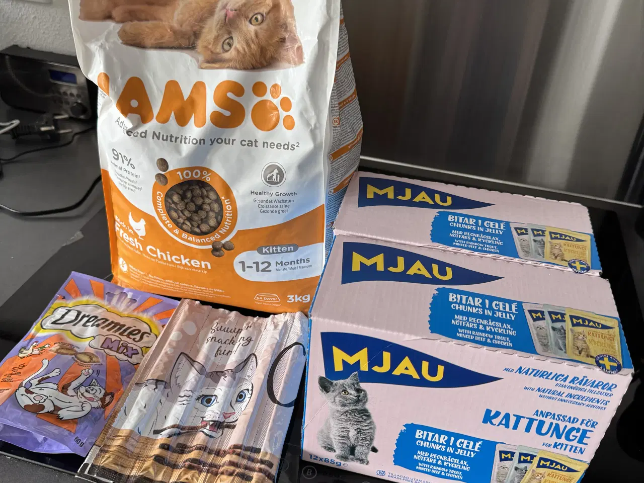 Billede 1 - Iams tørfoder til kat + Mjau vådfoder til kattekil